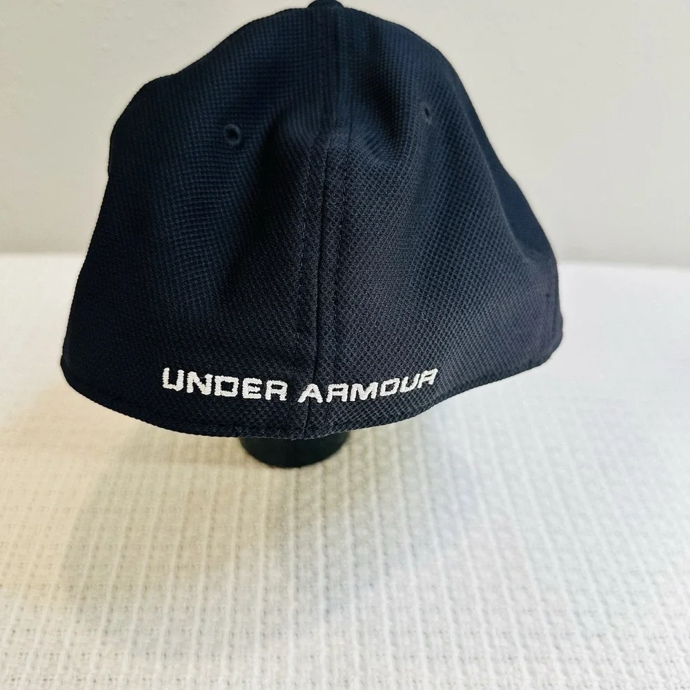 Under Armour Youth Blitzing Black Flex Fitted Hat Size YSM/YMD Kids Baseball Cap
